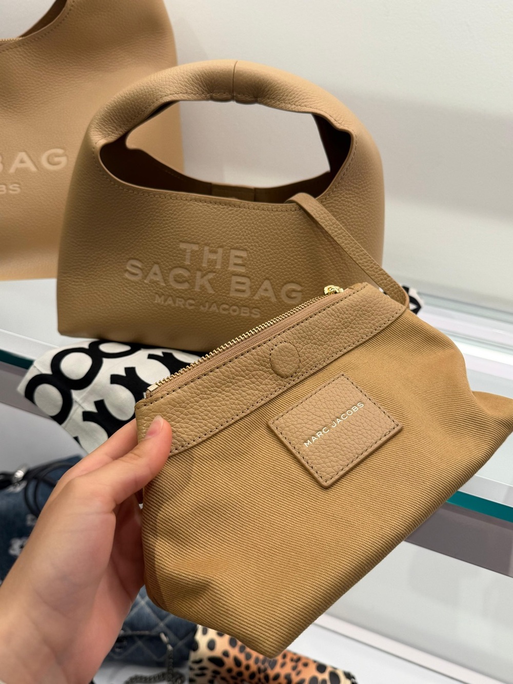 Marc Jacobs The Sack Bag in tan pebble leather - Picture 11 of 15